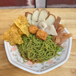 หมี่หยกเย็นตาโฟคลุก🍜