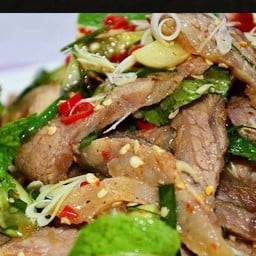 พล่าเนื้อ