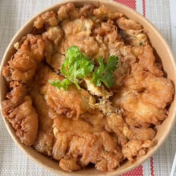 ข้าวใข่เจียวหมูสับทรงเครื่อง