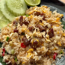 ข้าวผัดเนื้อเค็มพริกขี้หนู