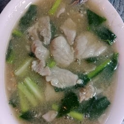 ร้านราดหน้าเอ็มไพร์