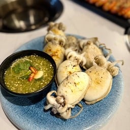 หมึกกระดองย่าง ครึ่งกิโล พร้อมน้ำจิ้มซีฟู้ด ของสดใหม่วันต่อวัน