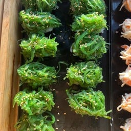 ซูชิหน้าล้น พิซซ่าโคน ตลาดวิด-วะ การ์เด้น