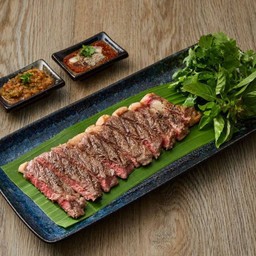 เนื้อวากิวออสเตรเลียย่างจิ้มแจ่วกับน้ำพริกขี้กา