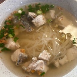 เซียะก๋วยเตี๋ยวปลา (Sia Fish Noodle) - ฟ้าฮ่าม
