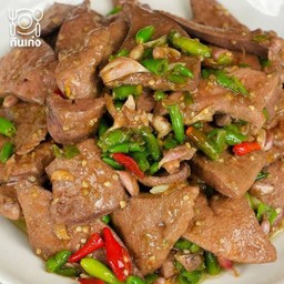 ข้าวราดตับหมูผัดพริกขี้หนู