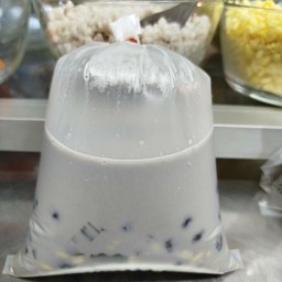 เต้าหู้งาดำทรงเครื่องร้อน