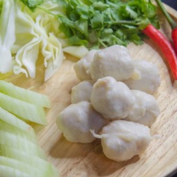 ลูกชิ้นเอ็นหมู คัดอย่างดี 3 ชิ้น