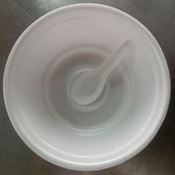 ชามโฟมและช้อน