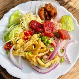ข้าวคลุกปิ &ยำแซ่บ byครัวคุณเจี๊ยบ บางปู