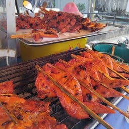 ไก่ย่างส้มตำหน้าปั้มปตท.เกาะแก้ว