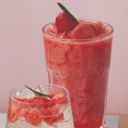 Strawberry Frosty [สตรอว์เบอร์รี่สดปั่น]