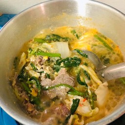 สุกี้น้ำหมูนุ่มน้ำจิ้มงา