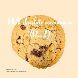 Milk chocolate macadamia (Chunk)