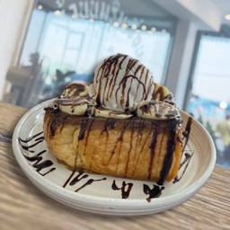 โทสต์นูเทลล่า กล้วย ไอติมกะทิ