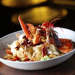 Lobster Bulgogi Carbonara with Vermicelli Noodles 龙虾韩式烤肉卡邦尼酱佐细米粉 랍스터와 불고기를 곁들인 크리미 까르보나라 소스의 버미셀리 면 요리