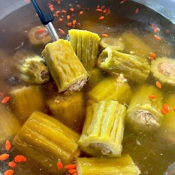 ต้มจืดมะระยัดไส้หมูสับ