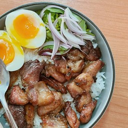 ข้าวหมูทอดน้ำปลาหวาน