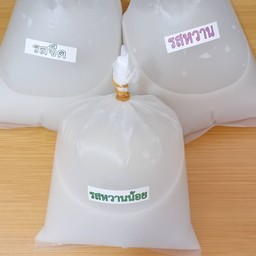 น้ำนมลูกเดือยกล้องละมุน แบบใส่ถุงกลับบ้าน 250 มล. ราคา 19 บาท มี 3 รส รสจืด รสหว