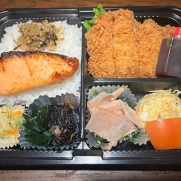 ปลาแซลม่อนหมักไซเคียวมิโซ่ะกับสันในหมูทอด