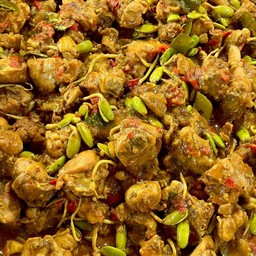 ผัดเผ็ดไก่หน่อเหรียง