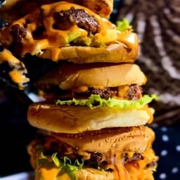 เบอเกอร์ ดับเบิ้ล เนื้อ 2 ชิ้น ชิส 2 ชิ้น