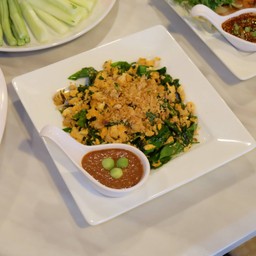 ใบเหลียงผัดไข่ (ผัดผักเหลียงซาน)