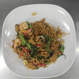 ผัดมาม่าขี้เมากุ้ง