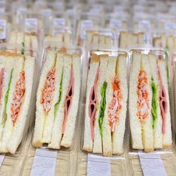 coffee & แซนวิชอบร้อน & แซนวิชสด กรีนตึก2