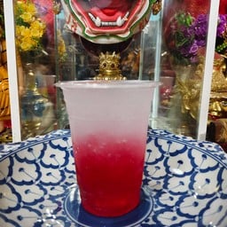 น้ำแดงโซดา