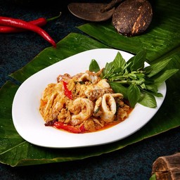 ห่อหมกทะเลผัดแห้ง