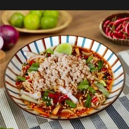 ยำมาม่าหมูสับ