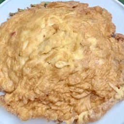 ข้าวไข่เจียวหมูสับพริกสด (ไข่ 2 ฟอง)