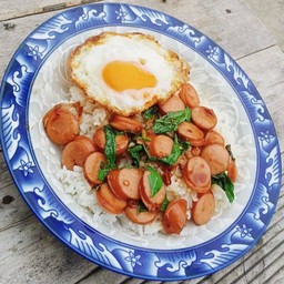 กระเพราหนังกรอบ+ ไข่ดาว