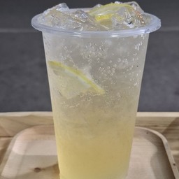 น้ำผึ้งเลม่อนโซดา