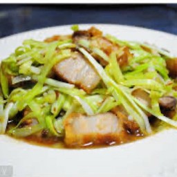 A10.กุ่ยช่ายขาวหมูกรอบ