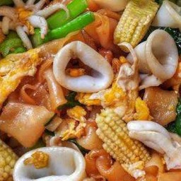 ผัดซีอิ๊วเส้นใหญ่