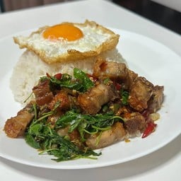 กะเพราหมูกรอบ สูตรลับเชฟเยาวราช