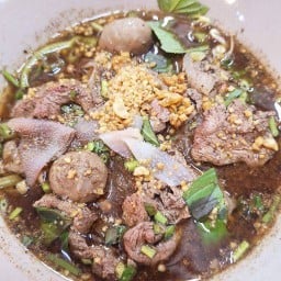 ส้มตำกะเตี๋ยวเรือ หัวทะเล