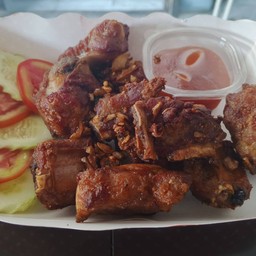 ซี่โครงหมูทอดเจ้าเก่า เฮียไช้ร์