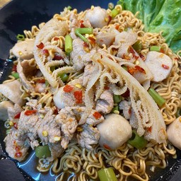 ยำเตี๋ยวรวมทุกอย่าง