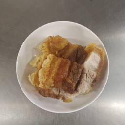 หมูกรอบเครื่องเครียง (1/2 ขีด)