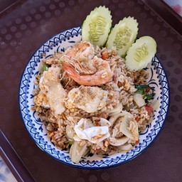 ข้าวผัดรวมมิตร