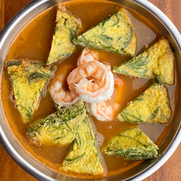 แกงส้มชะอม