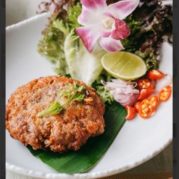 หมูสับปลาอินทรีย์เค็มทอด