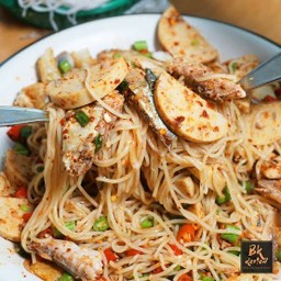 ยำขนมจีนหมูยอ