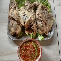โครงไก่ต้มน้ำปลา