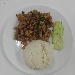 ข้าวกะเพรากากเจียว