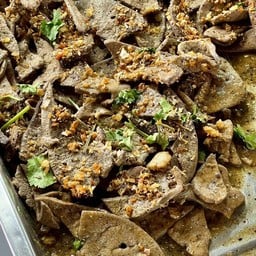 ตับหมูผัดกระเทียมพริกไทย