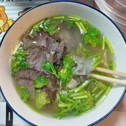 บะหมี่เนื้อ 清湯牛肉面